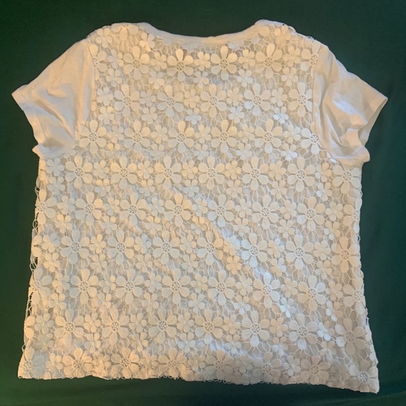 GAP white top with flower details on back - Picture 1 of 2